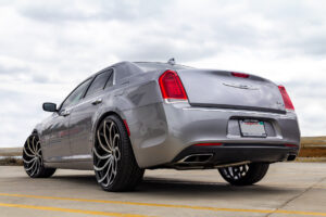 Chrysler C300 on Strada Huracan Wheels